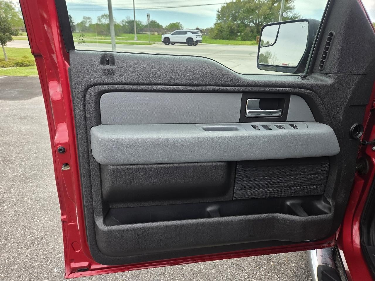 Ford F-150 2WD SuperCrew 139" XLT 2012