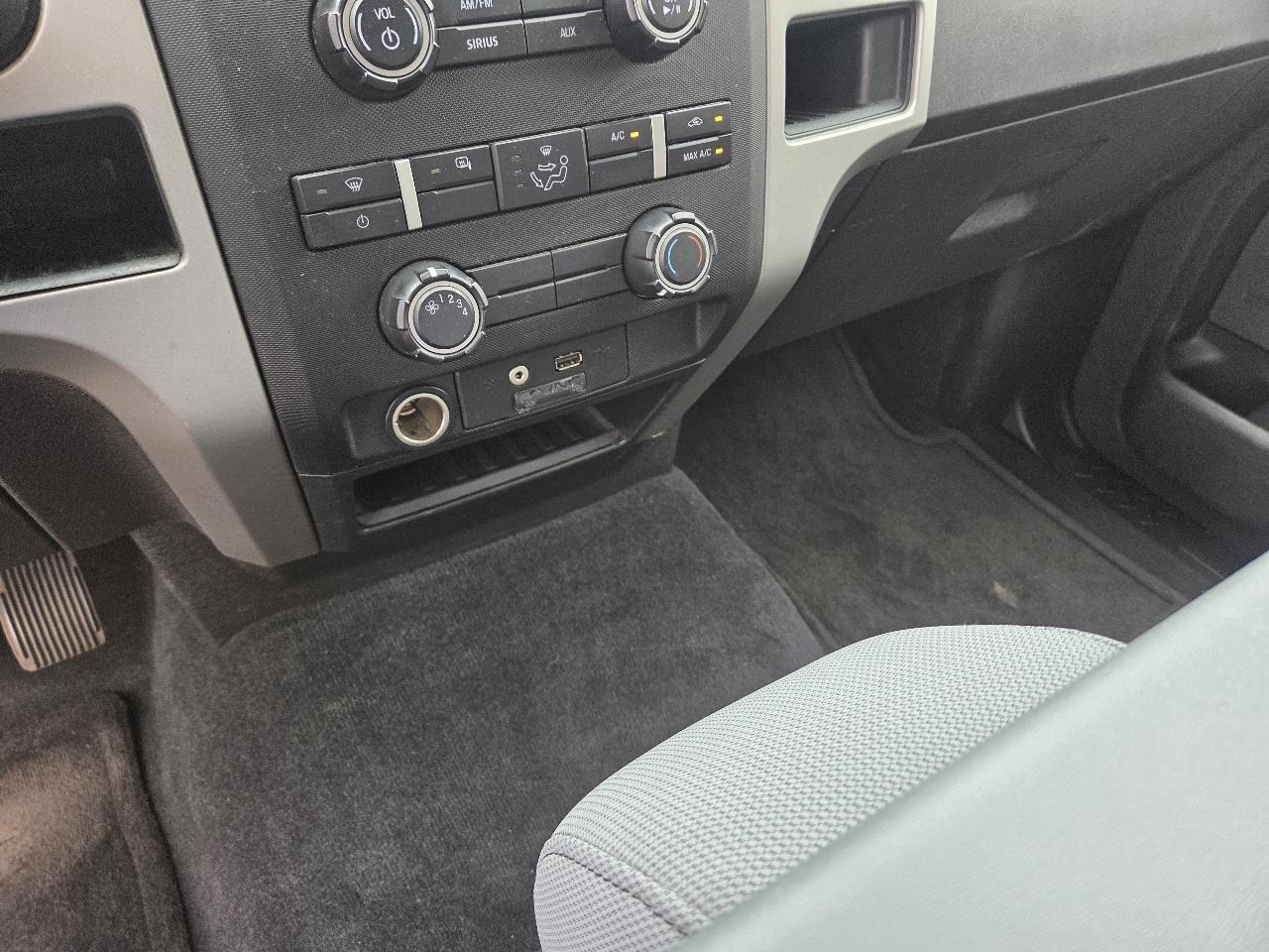 Ford F-150 2WD SuperCrew 139" XLT 2012