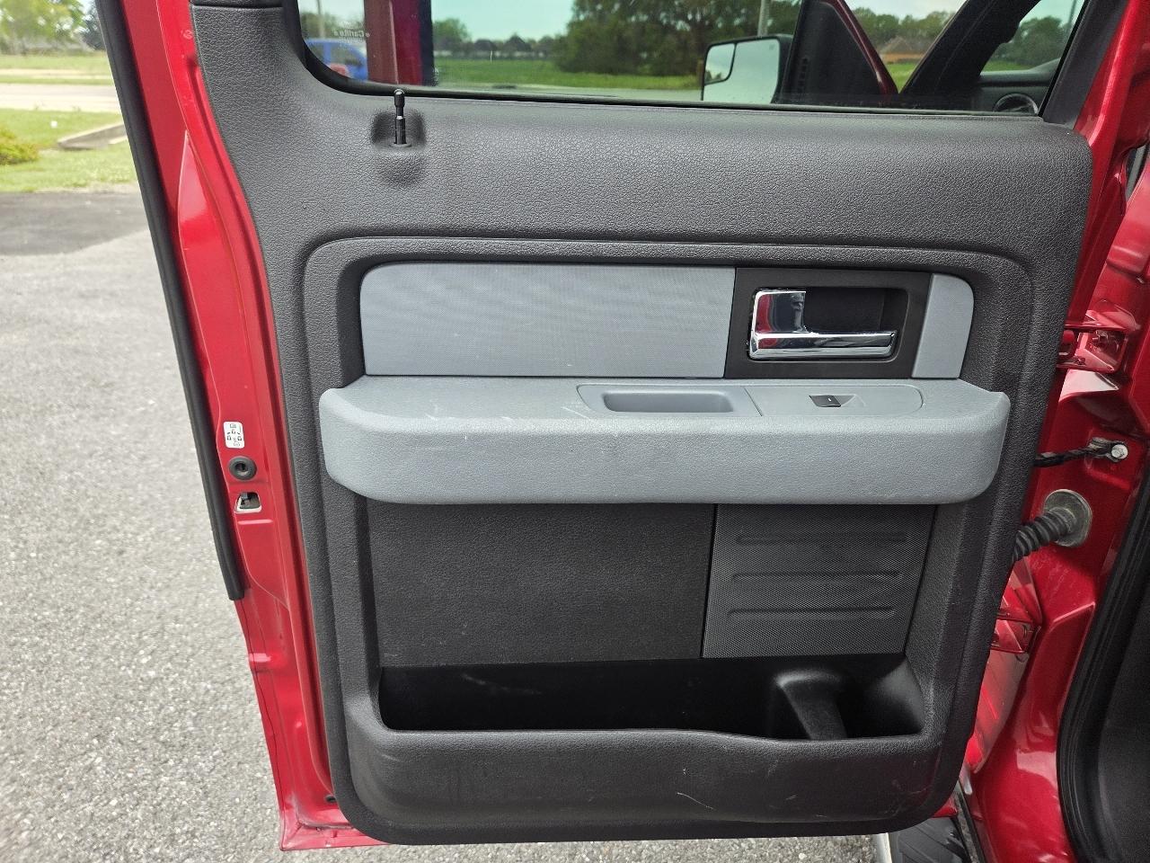 Ford F-150 2WD SuperCrew 139" XLT 2012