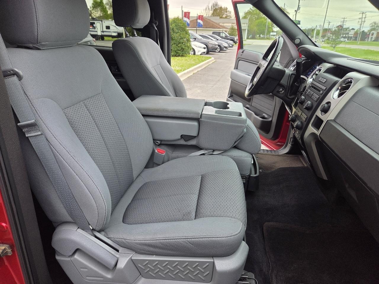 Ford F-150 2WD SuperCrew 139" XLT 2012