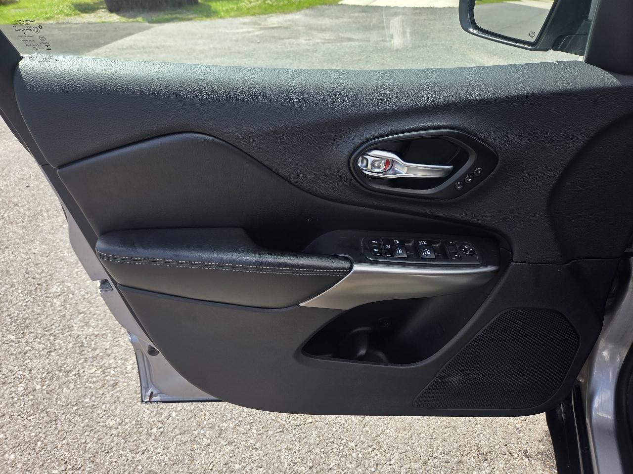 Jeep Cherokee Limited FWD 2020