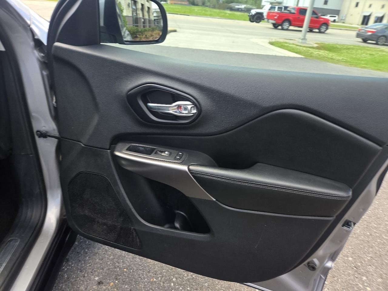 Jeep Cherokee Limited FWD 2020