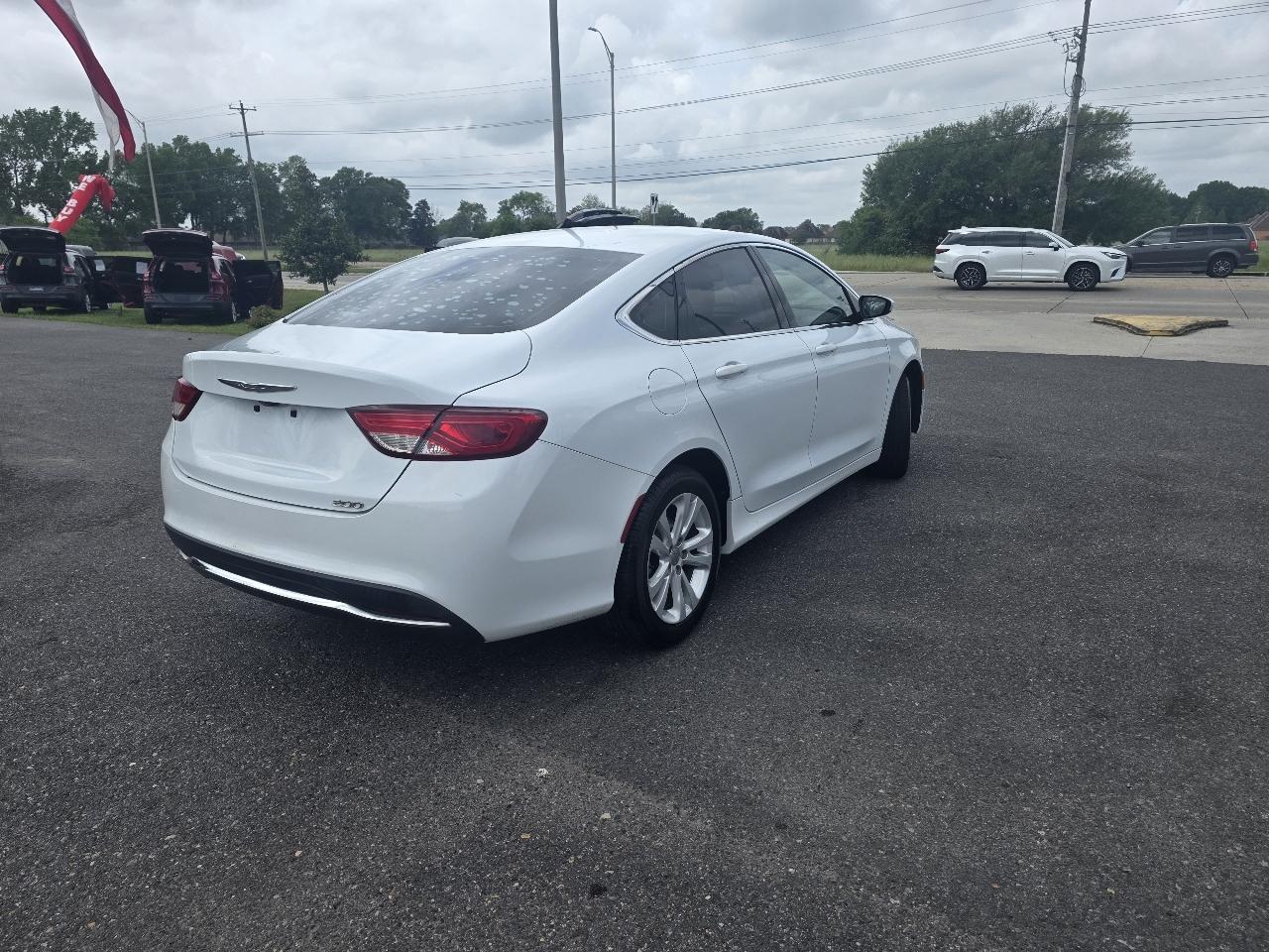 Chrysler 200 4dr Sdn Limited FWD 2016
