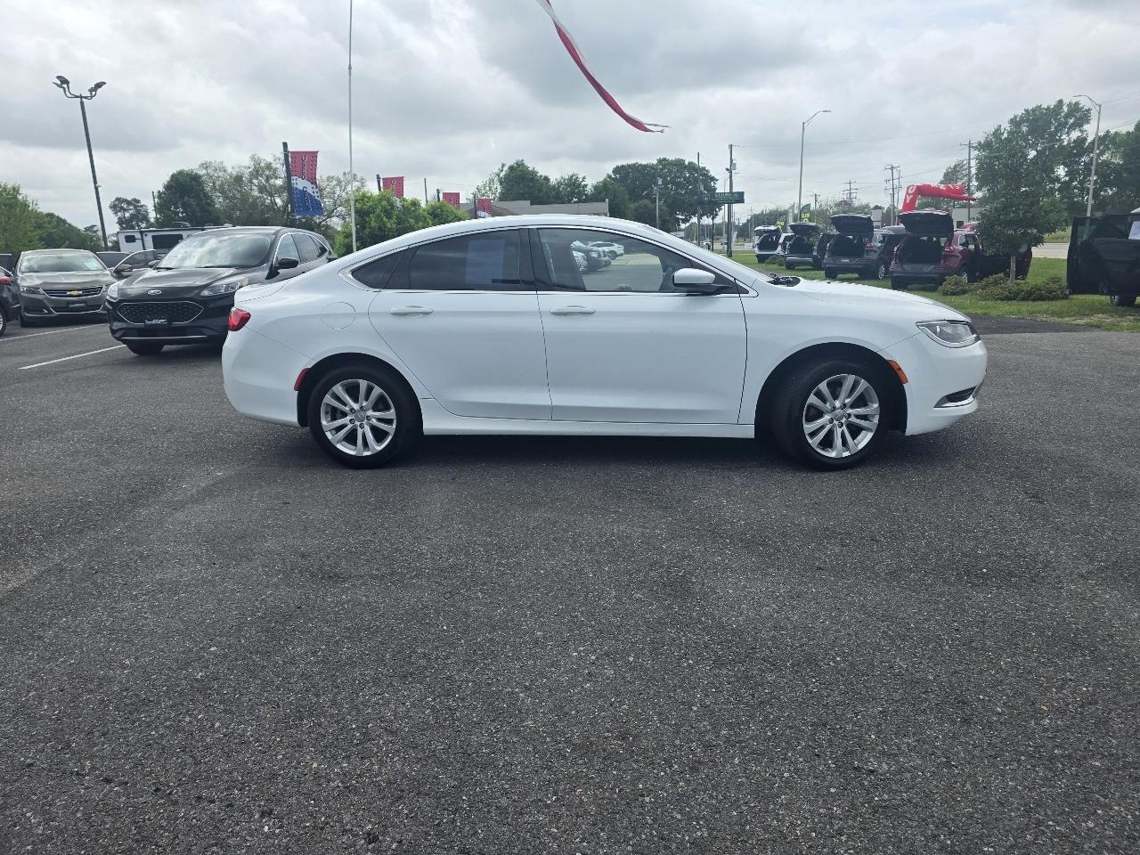 Chrysler 200 4dr Sdn Limited FWD 2016