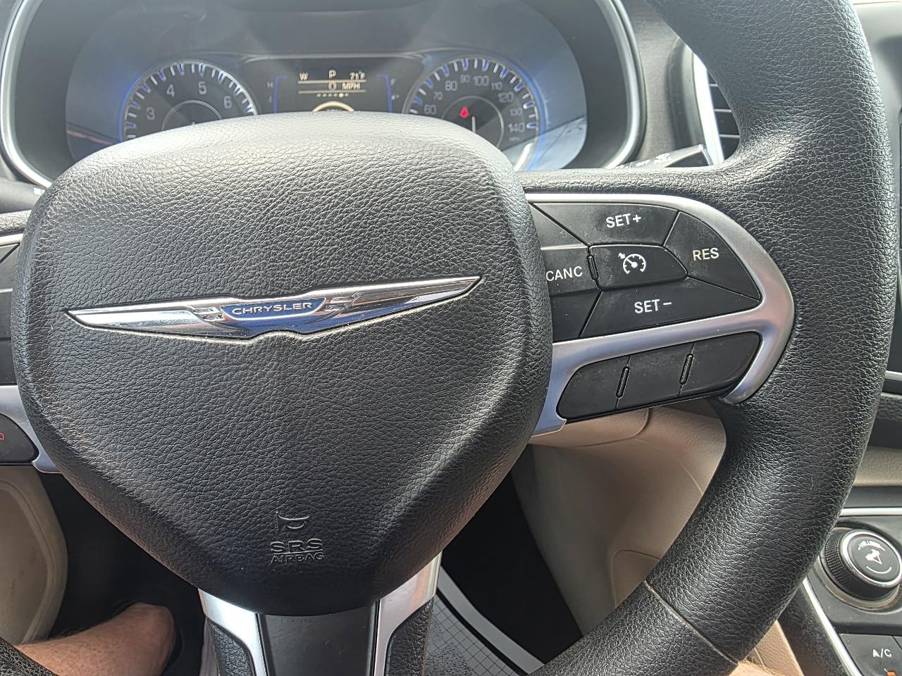 Chrysler 200 4dr Sdn Limited FWD 2016