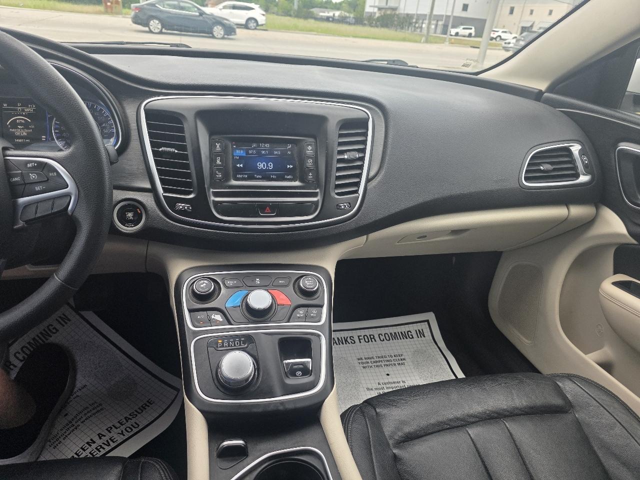 Chrysler 200 4dr Sdn Limited FWD 2016