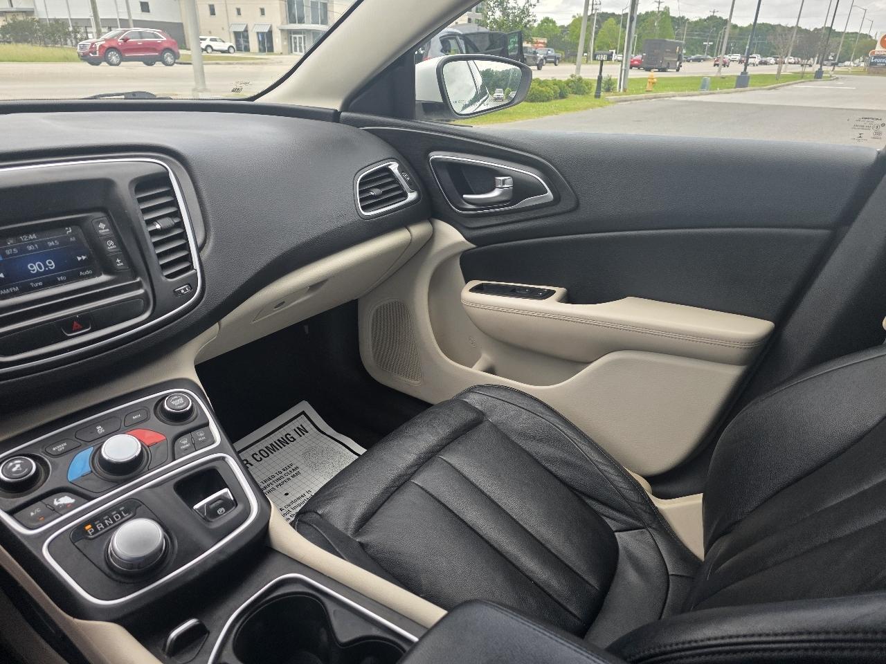 Chrysler 200 4dr Sdn Limited FWD 2016