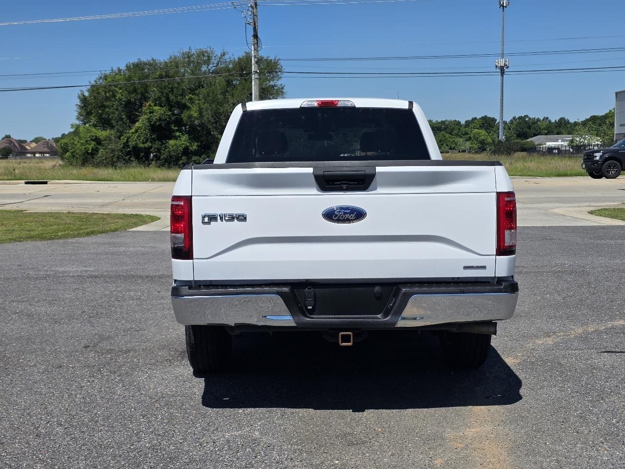 Ford F-150 2WD SuperCrew 150" XLT 2015