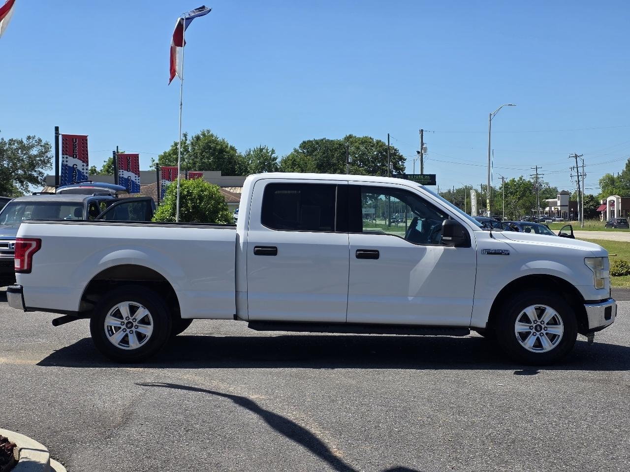 Ford F-150 2WD SuperCrew 150" XLT 2015