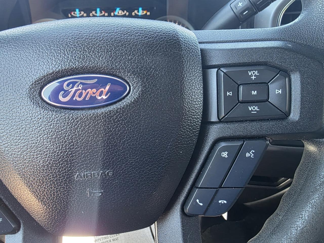 Ford F-150 2WD SuperCrew 150" XLT 2015