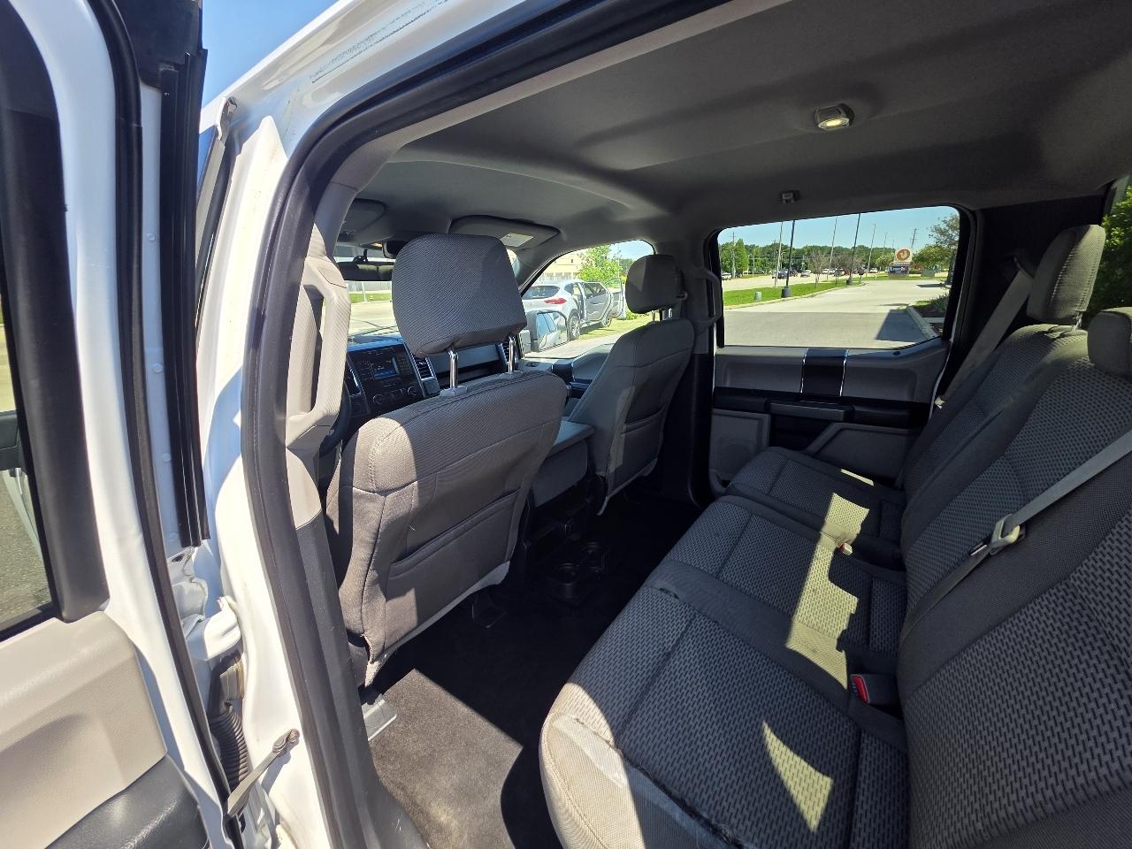 Ford F-150 2WD SuperCrew 150" XLT 2015