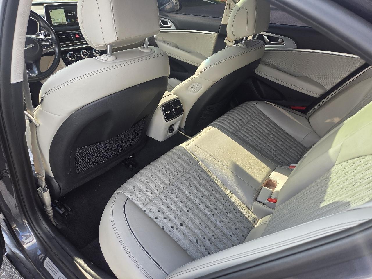 Genesis G70 2.0T Advanced RWD 2019