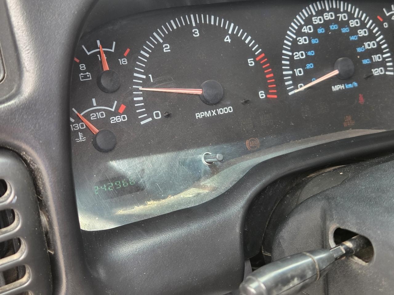 Dodge Ram 1500 4dr Quad Cab 139" WB 4WD 2001
