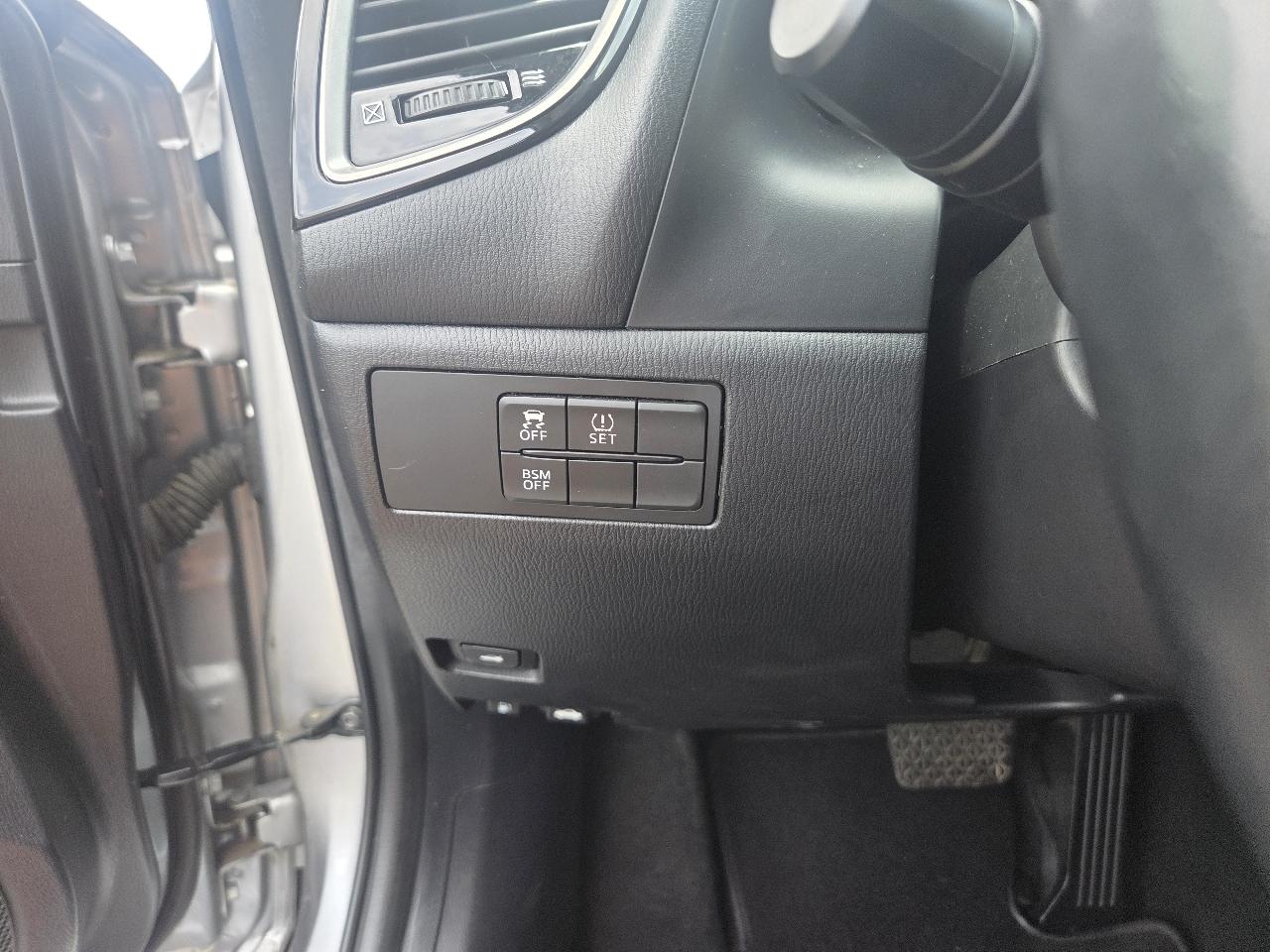 Mazda MAZDA3 4dr Sdn Auto i Touring 2015