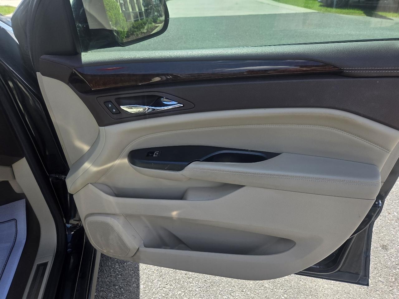 Cadillac SRX FWD 4dr Luxury Collection 2015