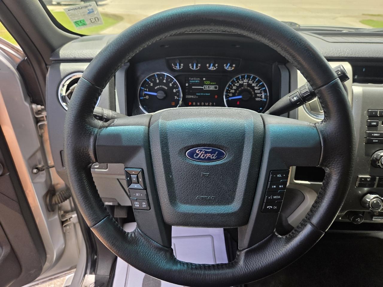 Ford F-150 2WD SuperCrew 145" XLT 2011
