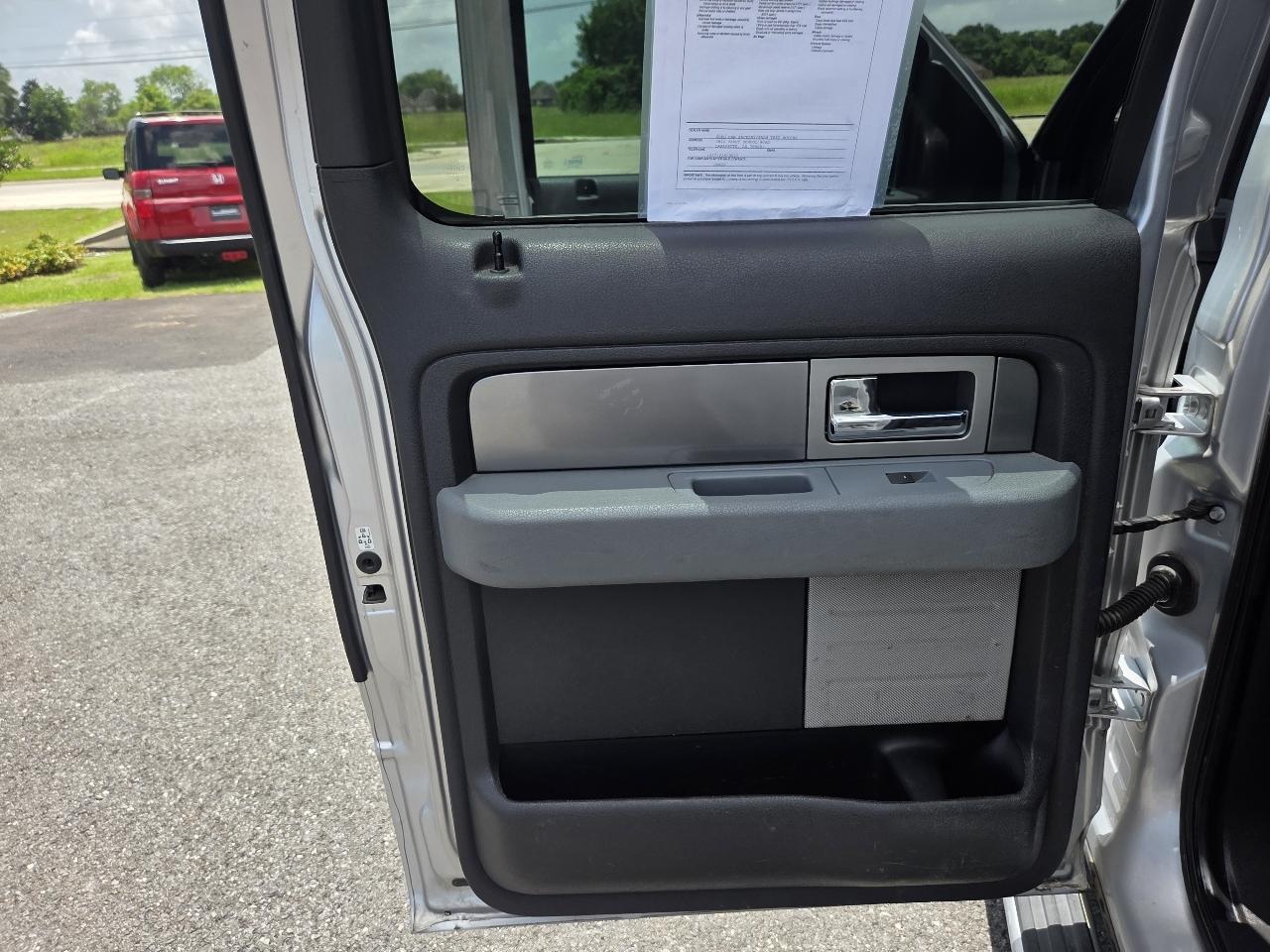Ford F-150 2WD SuperCrew 145" XLT 2011