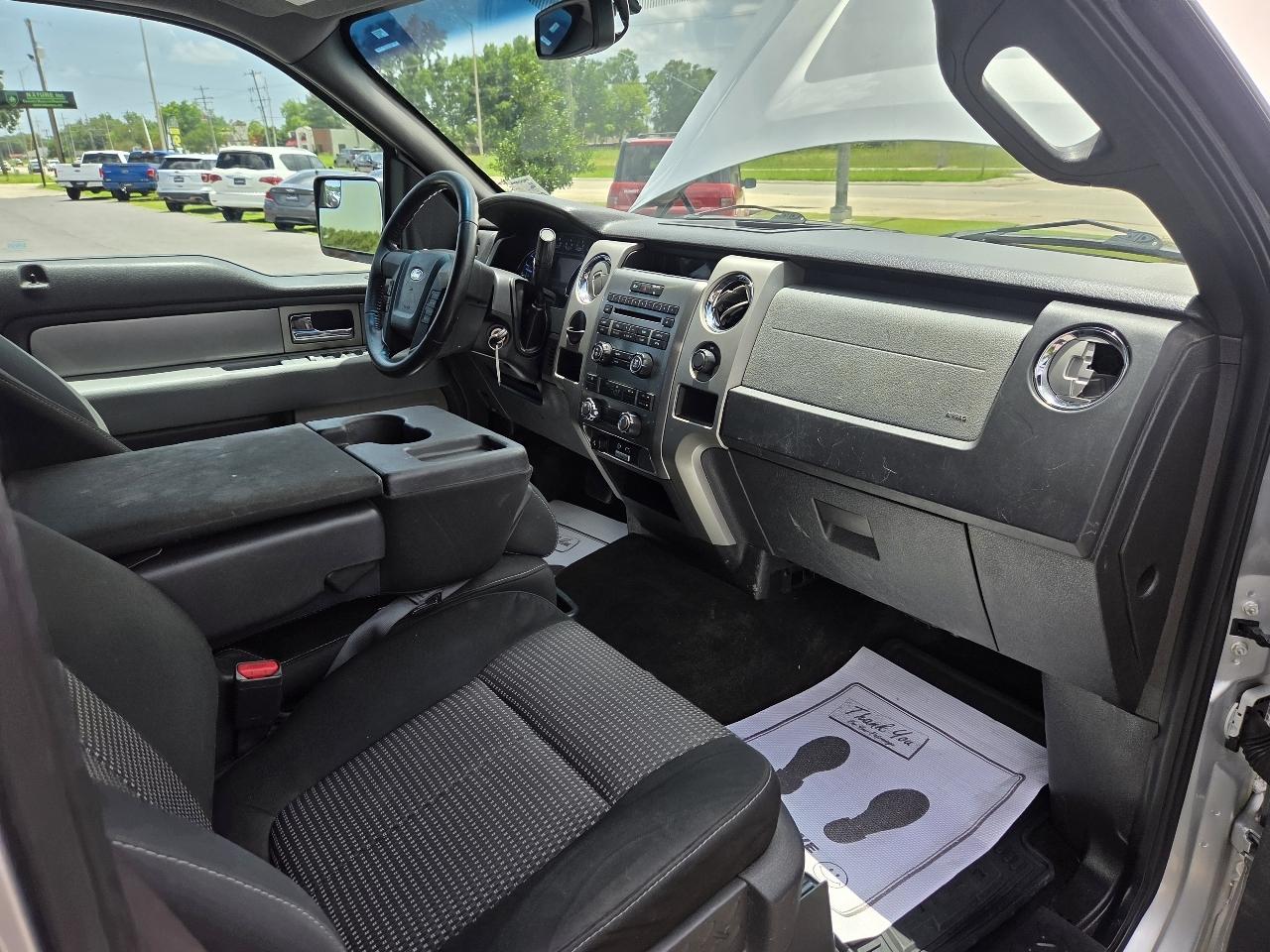 Ford F-150 2WD SuperCrew 145" XLT 2011