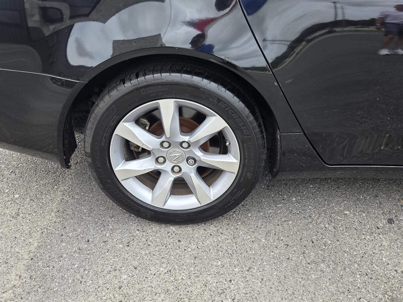 Acura TL 4dr Sdn Auto 2WD 2012