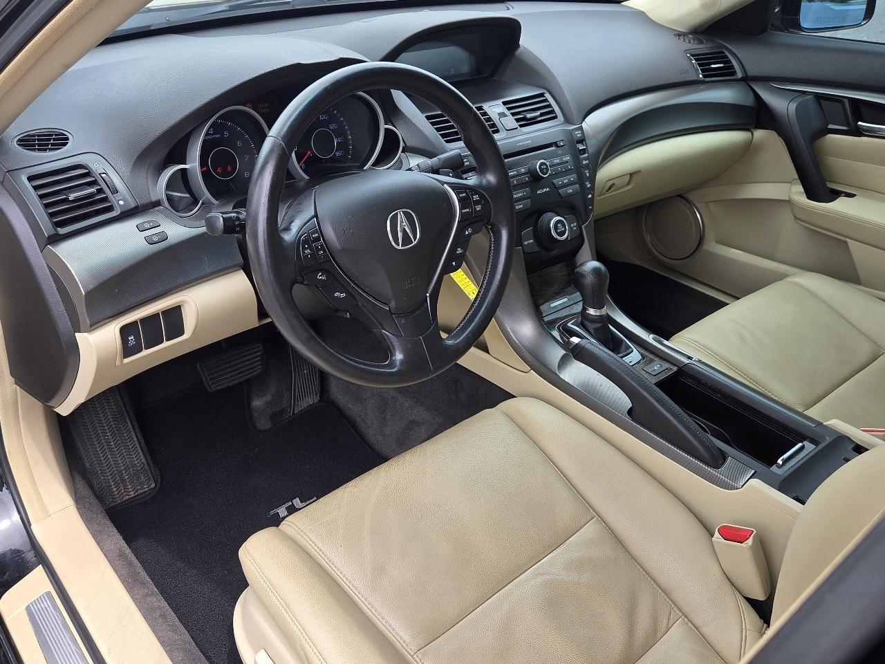 Acura TL 4dr Sdn Auto 2WD 2012