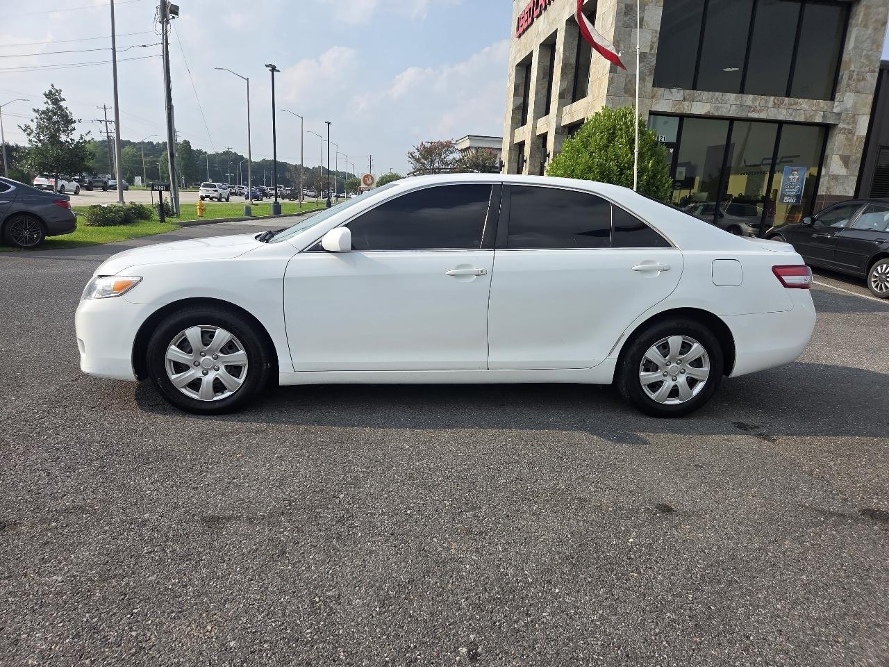 Toyota Camry 4dr Sdn I4 Man (Natl) 2010