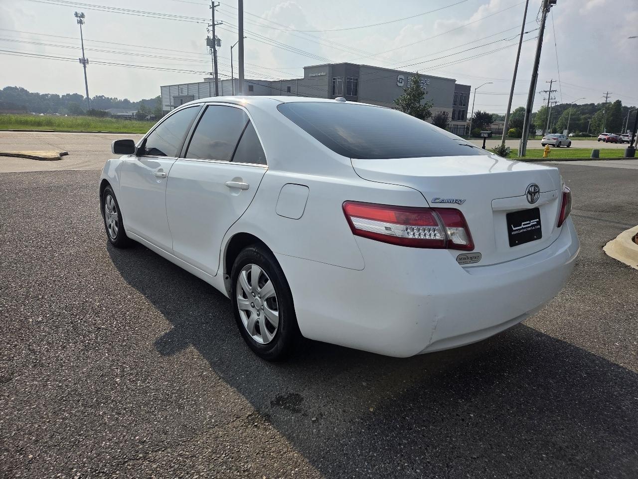 Toyota Camry 4dr Sdn I4 Man (Natl) 2010