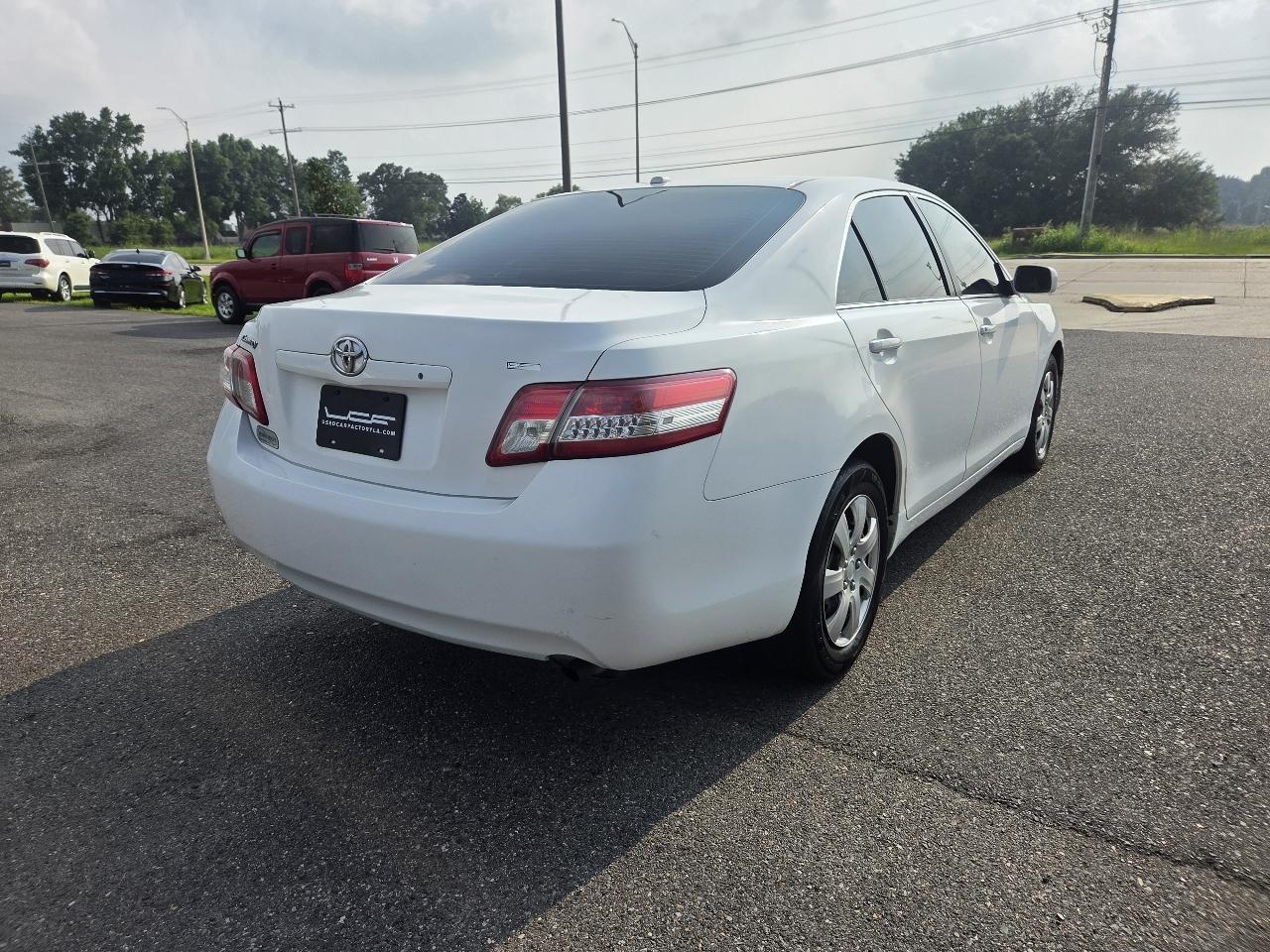 Toyota Camry 4dr Sdn I4 Man (Natl) 2010