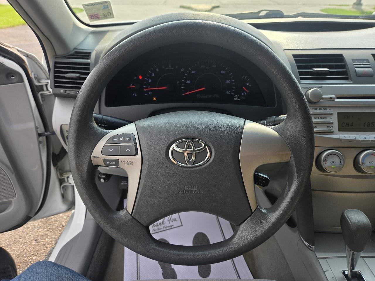 Toyota Camry 4dr Sdn I4 Man (Natl) 2010