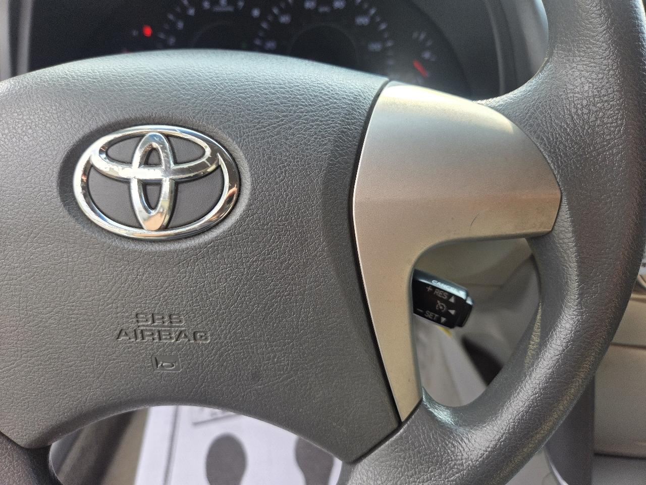 Toyota Camry 4dr Sdn I4 Man (Natl) 2010