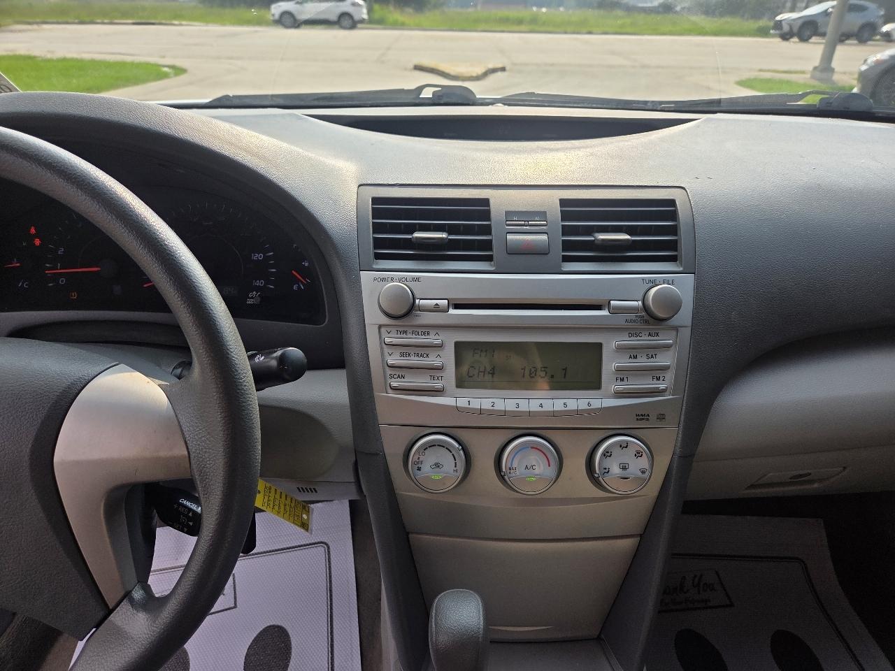 Toyota Camry 4dr Sdn I4 Man (Natl) 2010