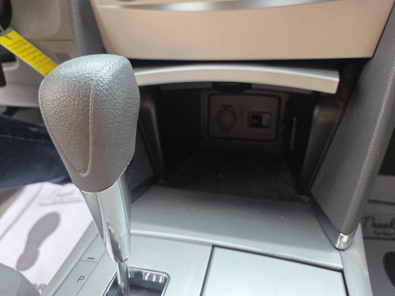 Toyota Camry 4dr Sdn I4 Man (Natl) 2010