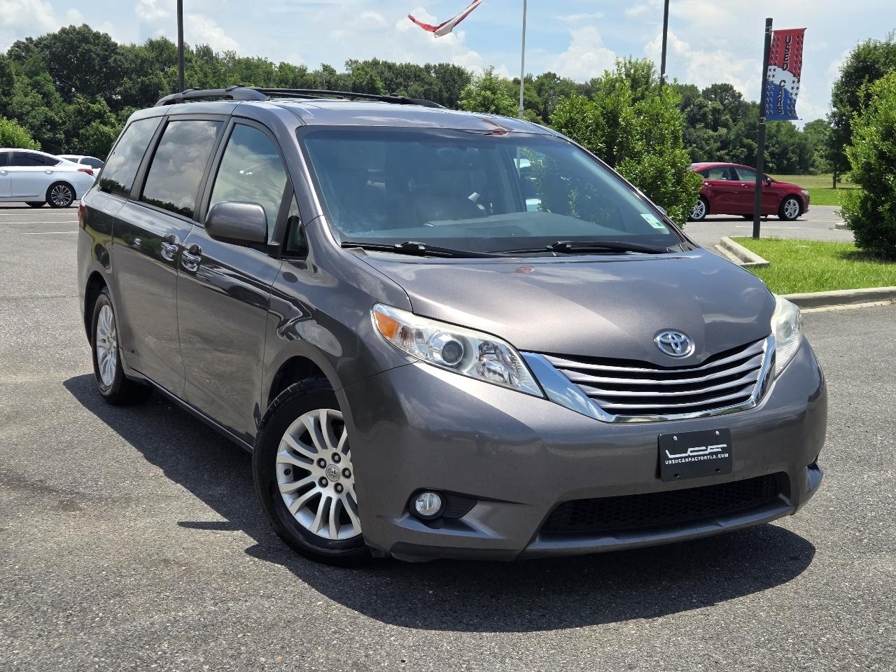 Toyota Sienna 5dr 8-Pass Van XLE Premium FWD (Natl) 2016