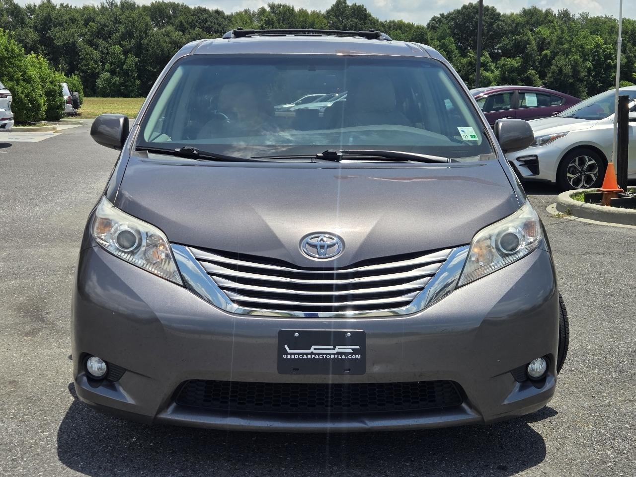 Toyota Sienna 5dr 8-Pass Van XLE Premium FWD (Natl) 2016