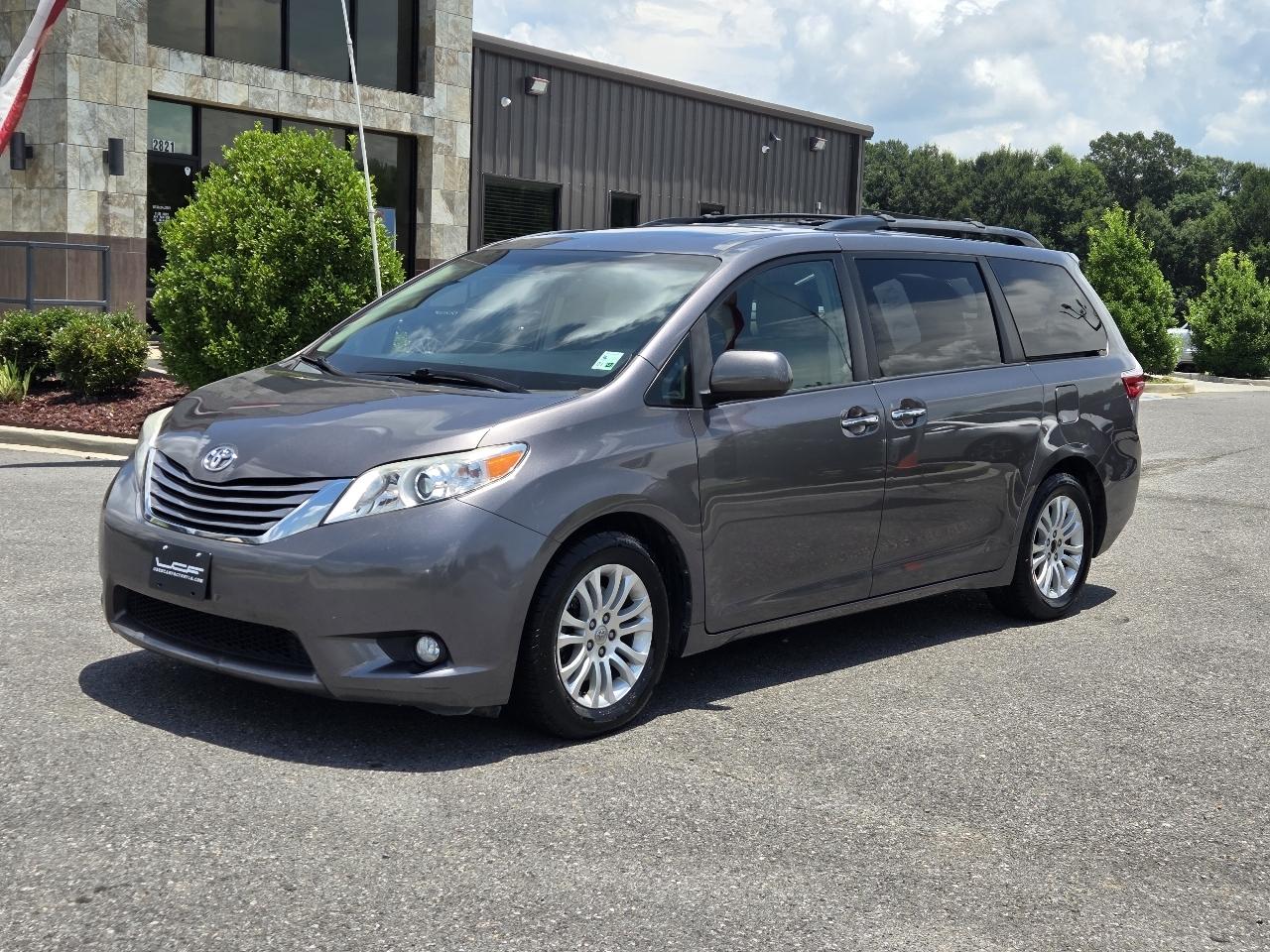 Toyota Sienna 5dr 8-Pass Van XLE Premium FWD (Natl) 2016