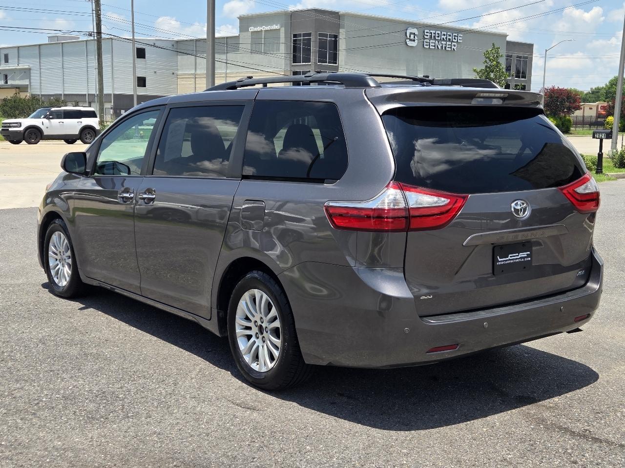 Toyota Sienna 5dr 8-Pass Van XLE Premium FWD (Natl) 2016
