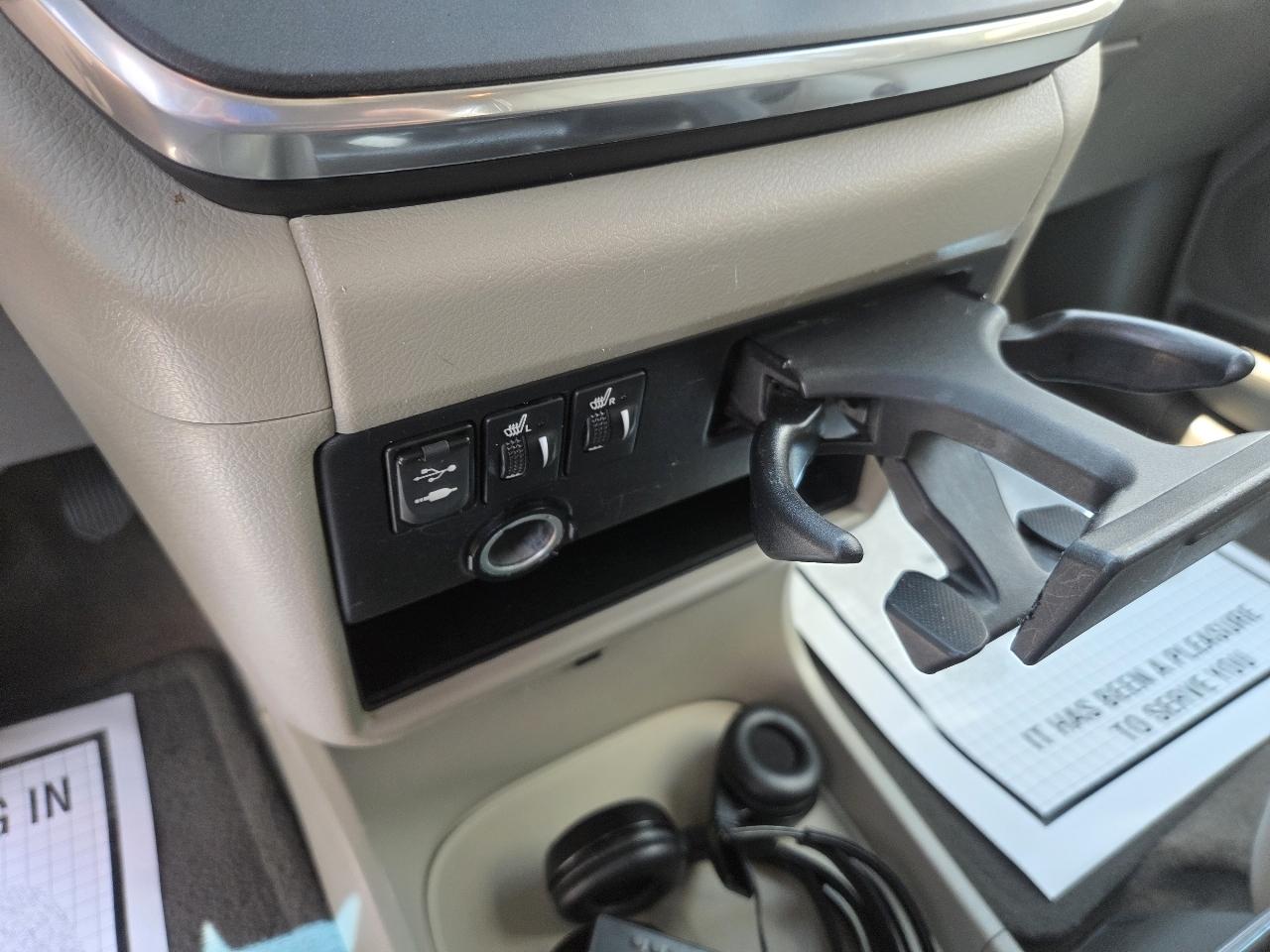 Toyota Sienna 5dr 8-Pass Van XLE Premium FWD (Natl) 2016