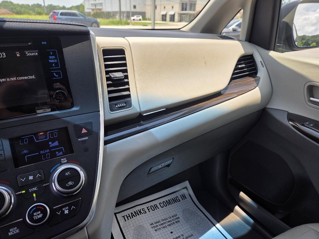 Toyota Sienna 5dr 8-Pass Van XLE Premium FWD (Natl) 2016