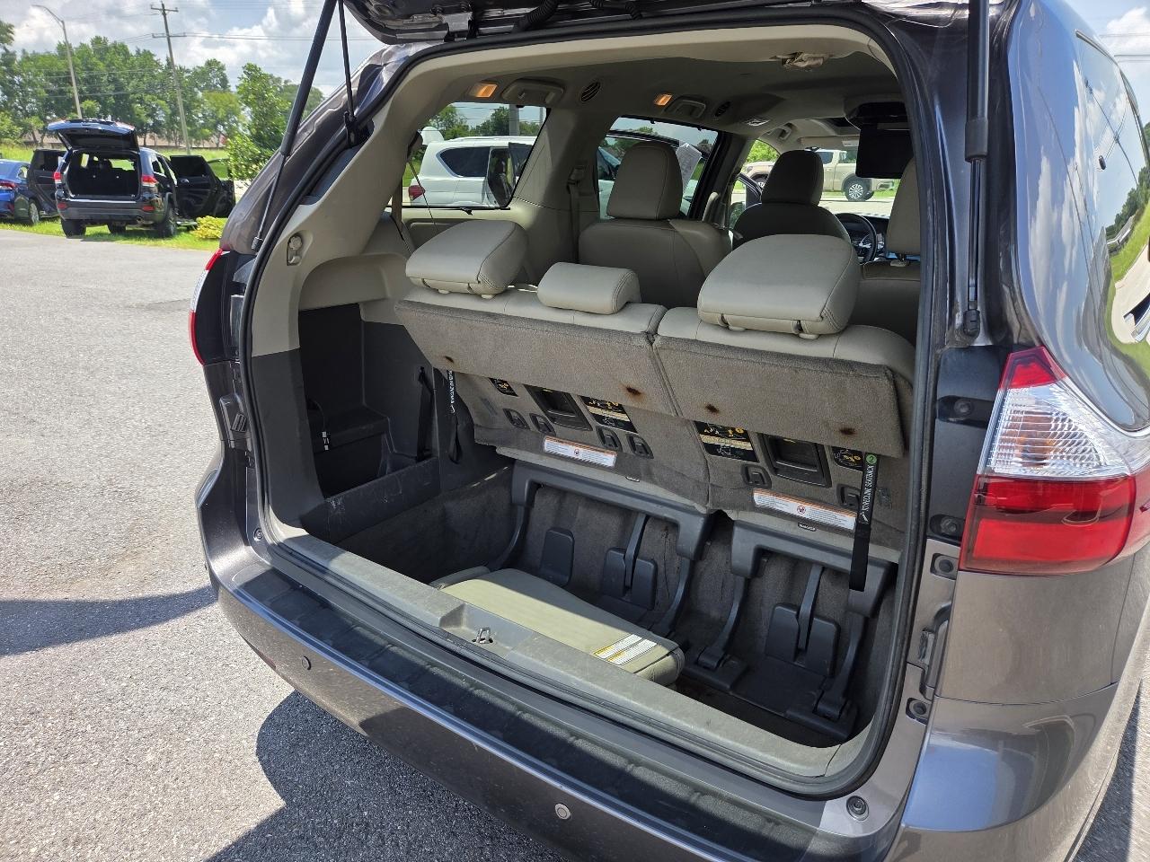 Toyota Sienna 5dr 8-Pass Van XLE Premium FWD (Natl) 2016