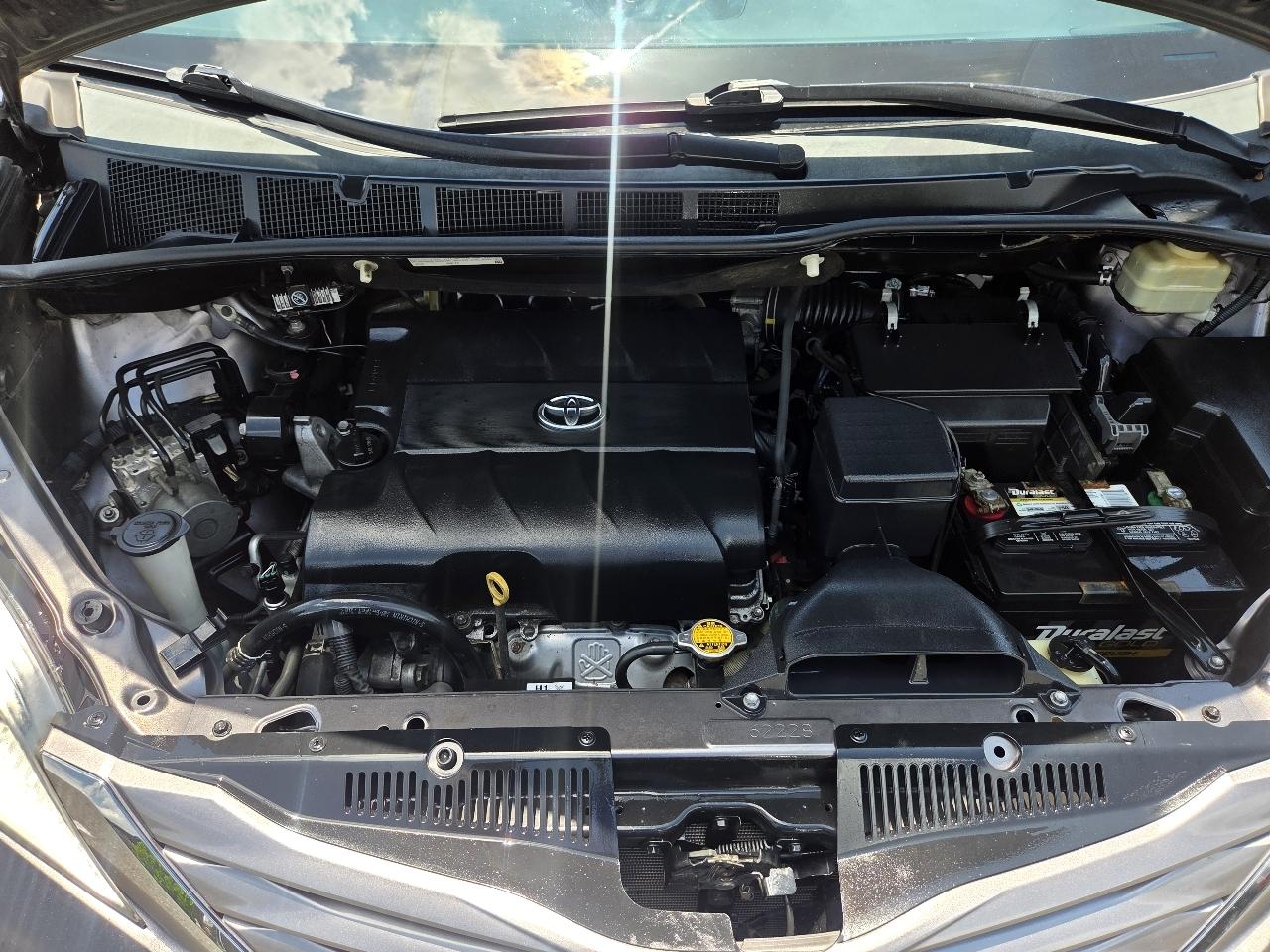 Toyota Sienna 5dr 8-Pass Van XLE Premium FWD (Natl) 2016