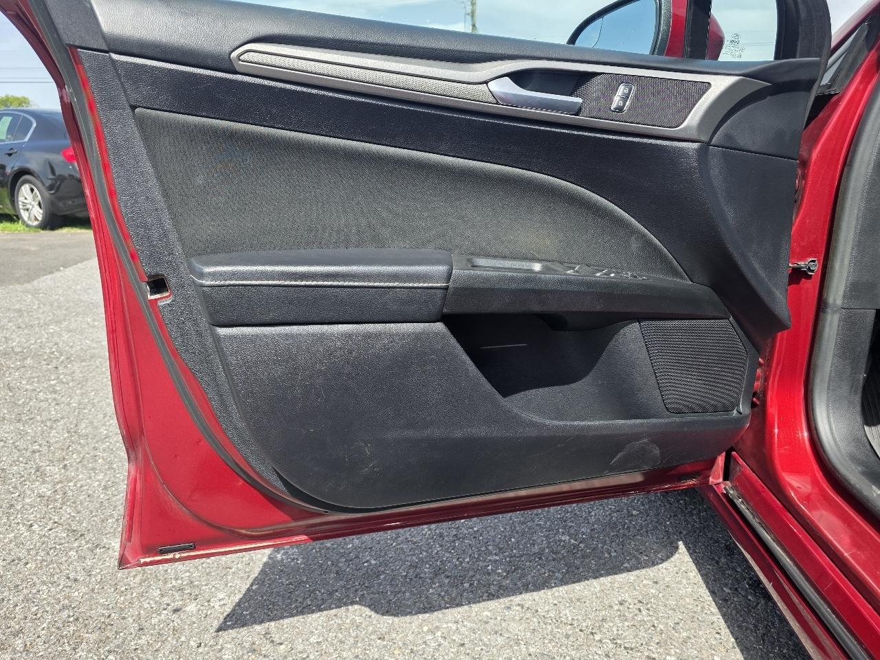 Ford Fusion SE FWD 2018