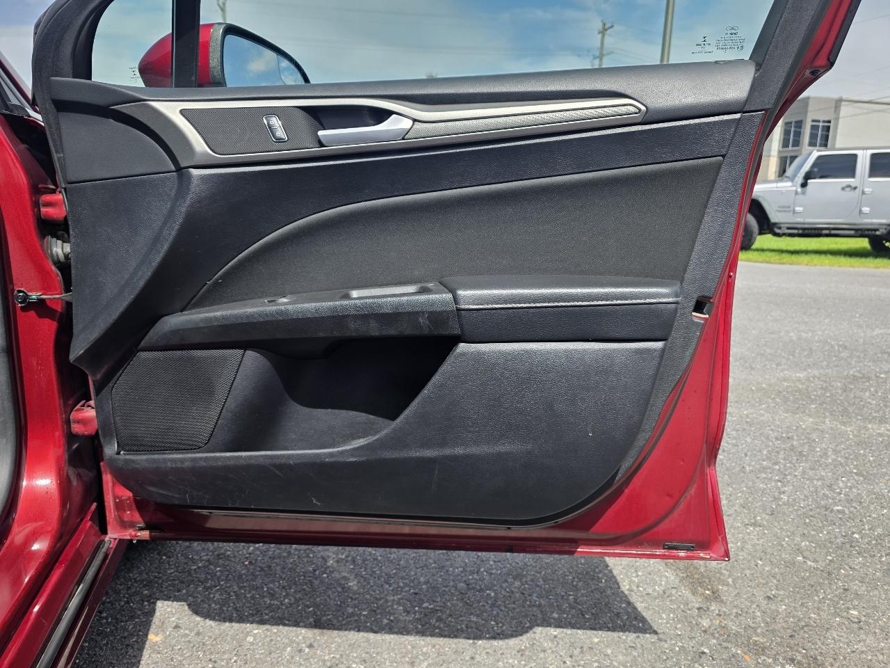 Ford Fusion SE FWD 2018