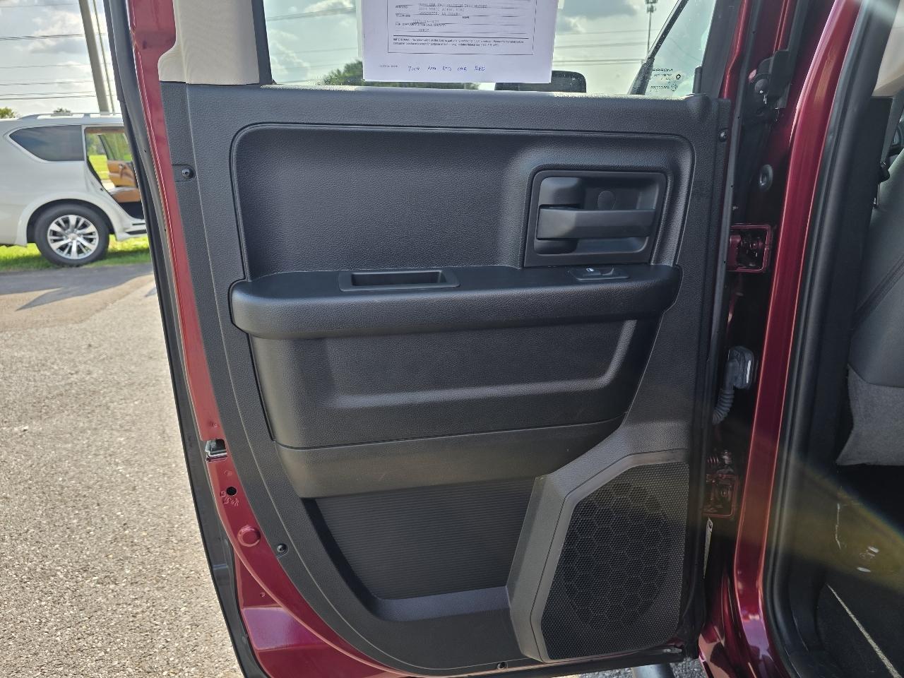 RAM 1500 Classic Tradesman 4x2 Quad Cab 6'4" Box 2019