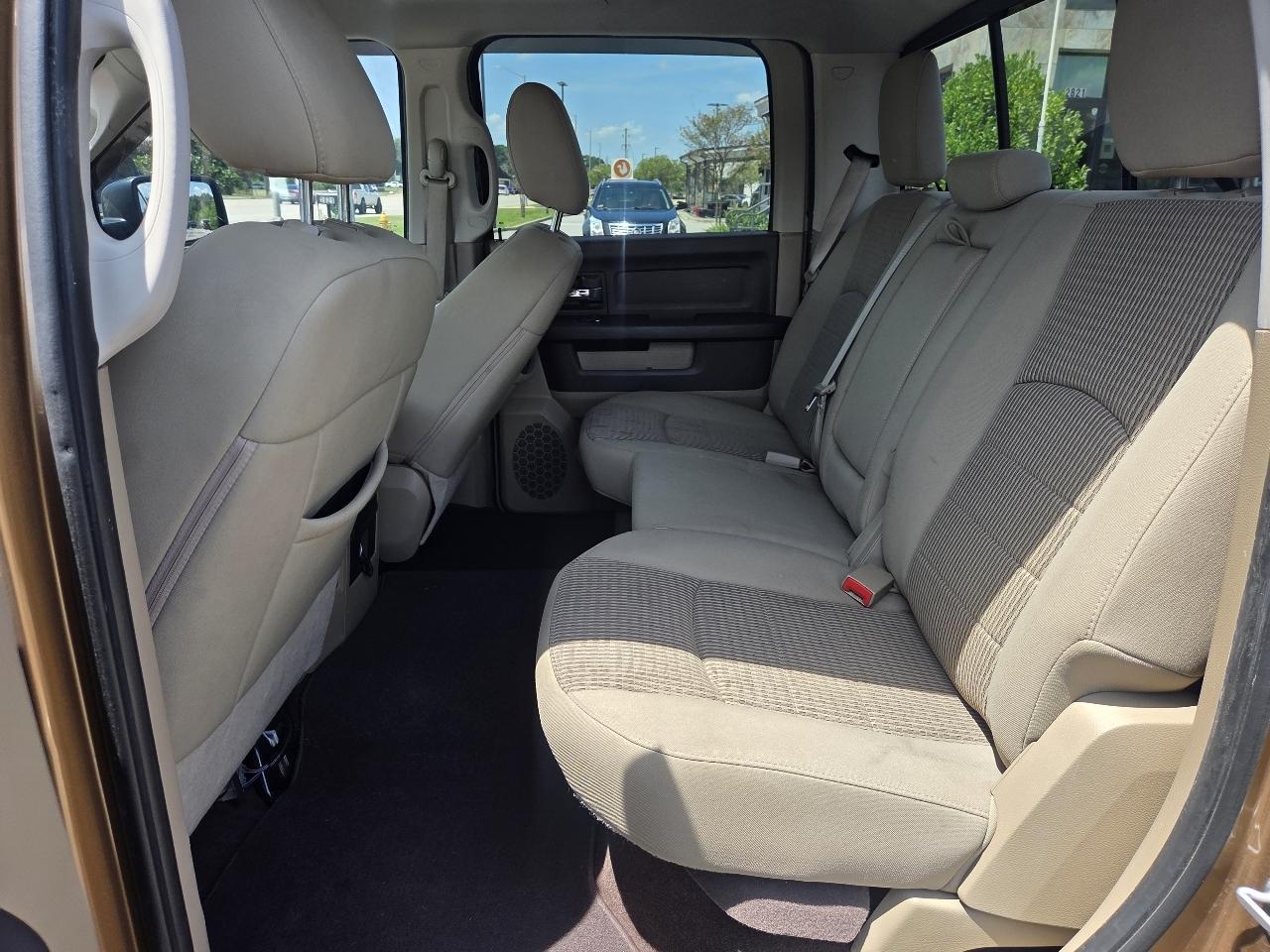 RAM 1500 2WD Crew Cab 140.5" Lone Star 2012