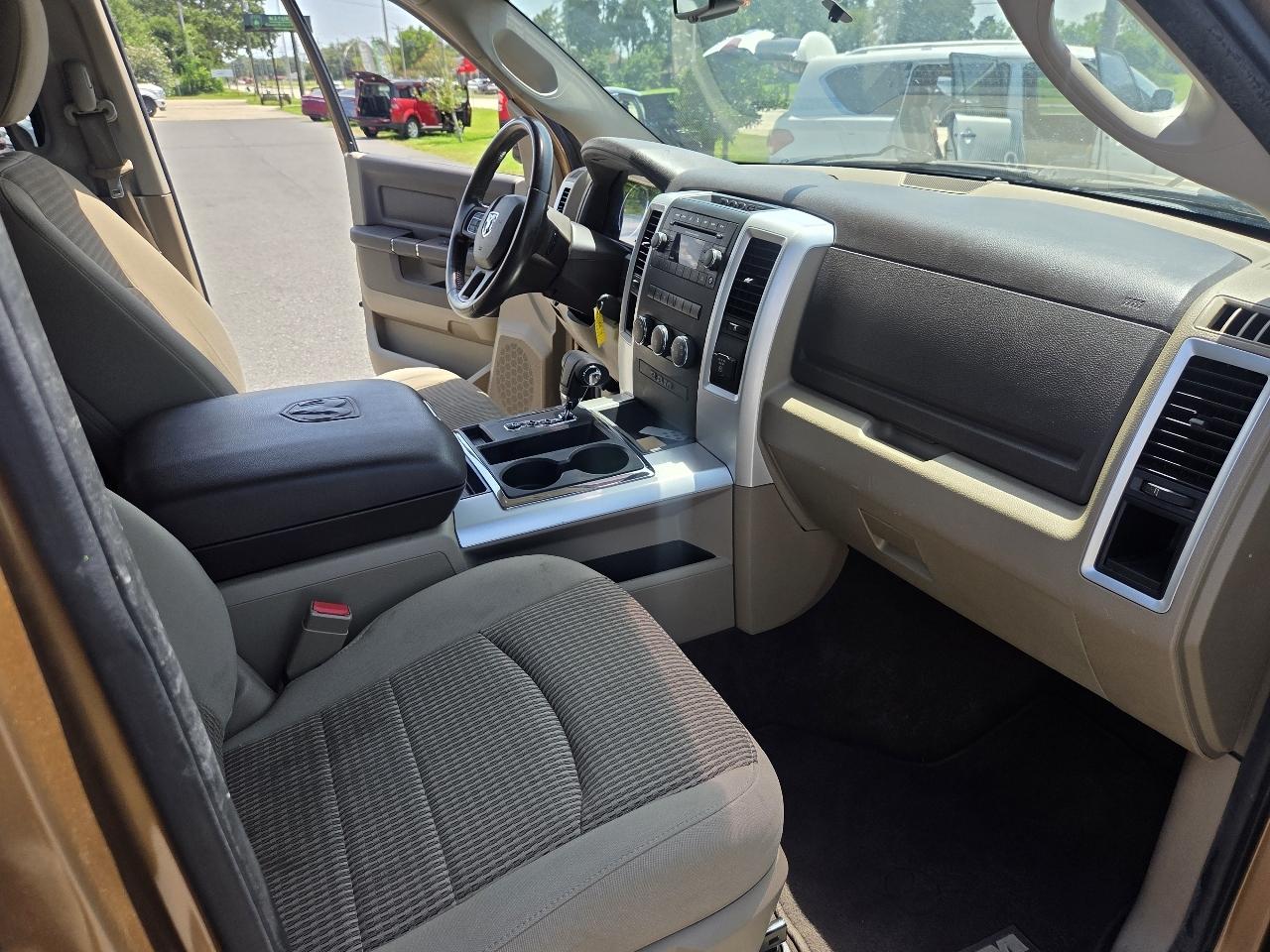 RAM 1500 2WD Crew Cab 140.5" Lone Star 2012