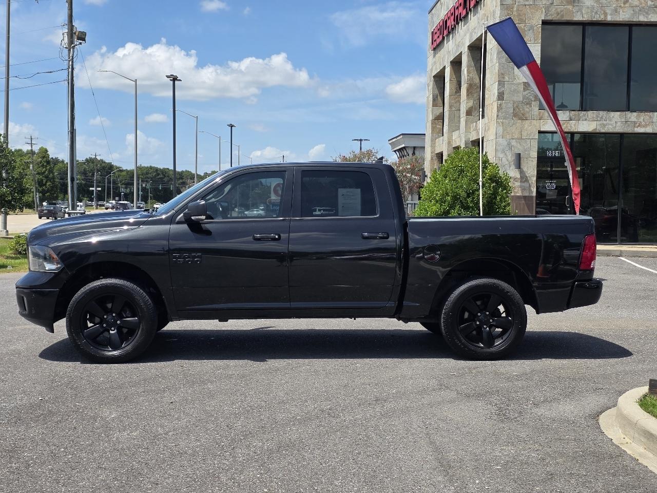 RAM 1500 Big Horn 4x4 Crew Cab 5'7" Box 2018