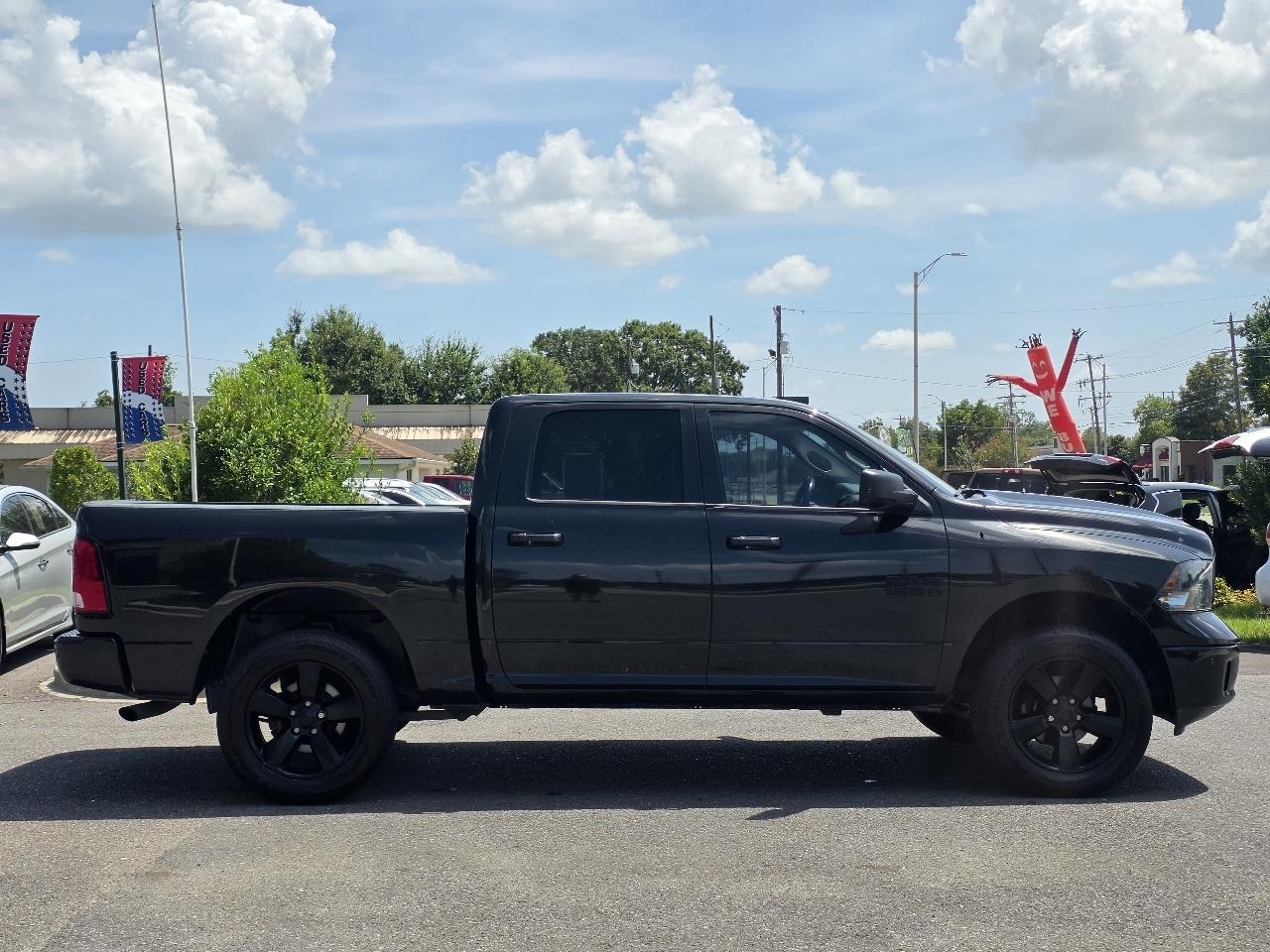 RAM 1500 Big Horn 4x4 Crew Cab 5'7" Box 2018