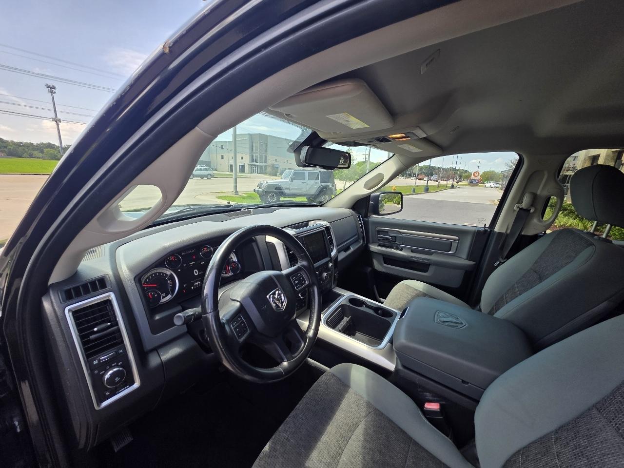 RAM 1500 Big Horn 4x4 Crew Cab 5'7" Box 2018