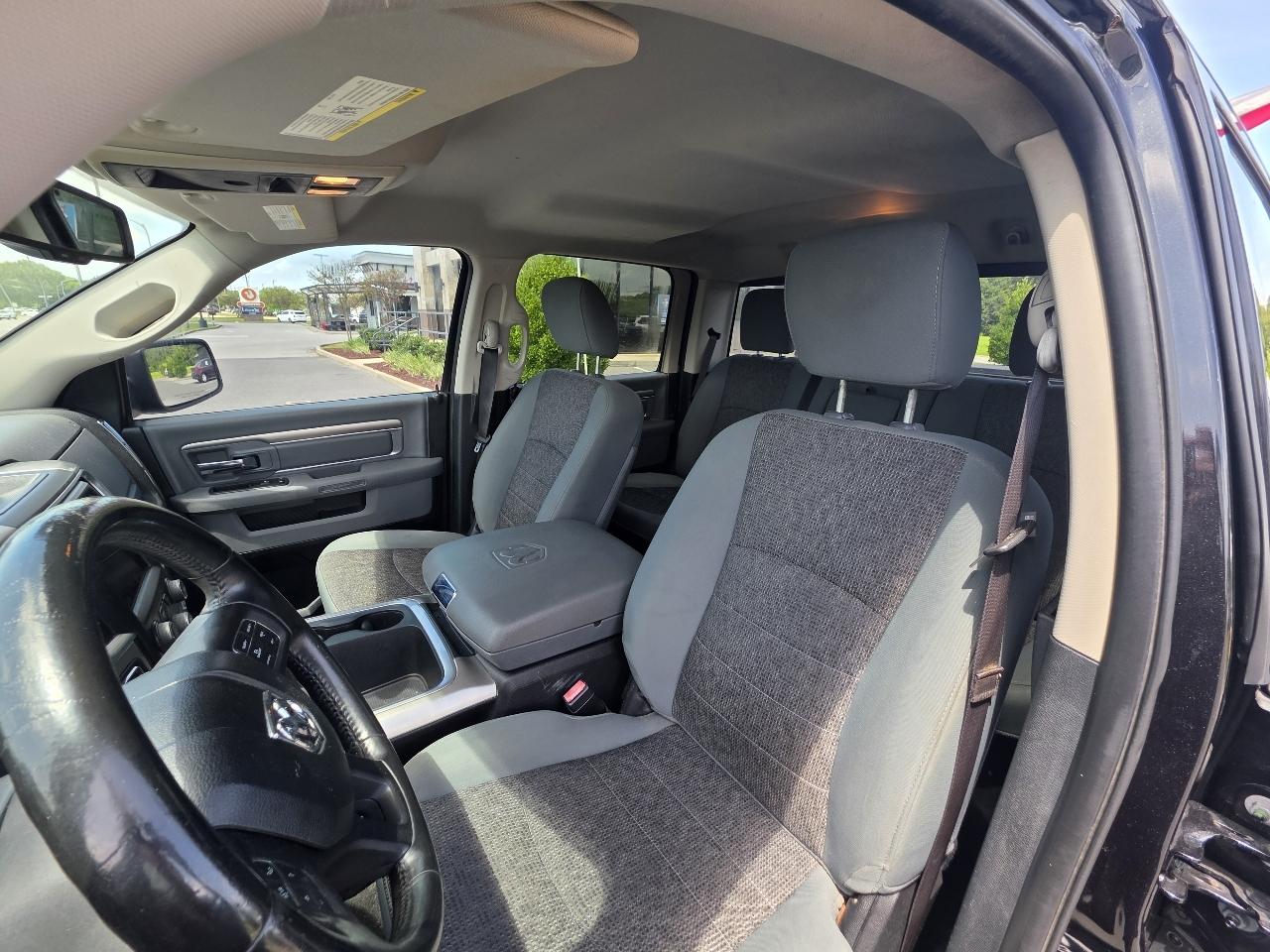 RAM 1500 Big Horn 4x4 Crew Cab 5'7" Box 2018