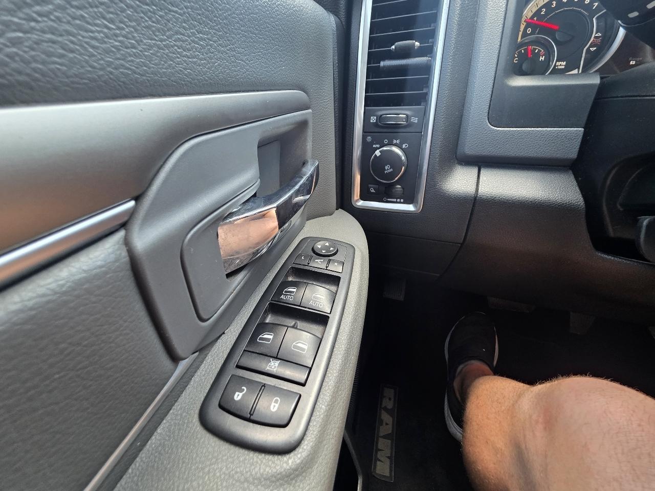RAM 1500 Big Horn 4x4 Crew Cab 5'7" Box 2018