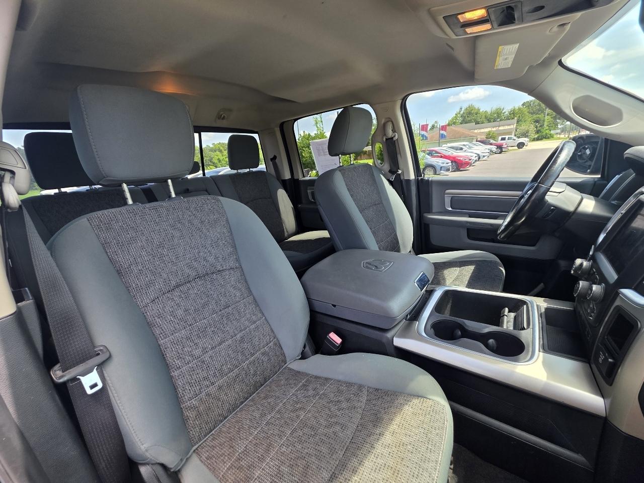 RAM 1500 Big Horn 4x4 Crew Cab 5'7" Box 2018